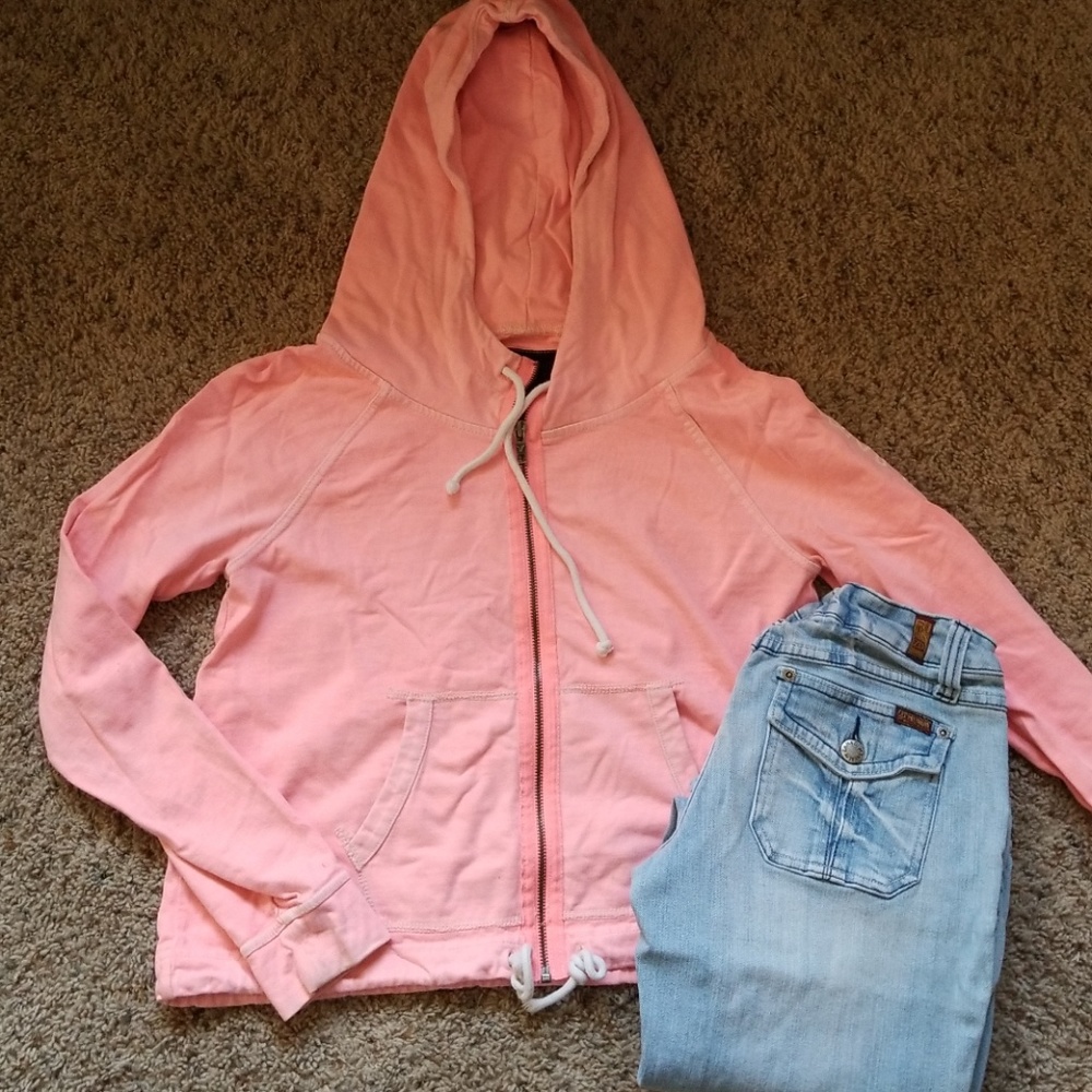 American eagle top and Zandi brand jeans